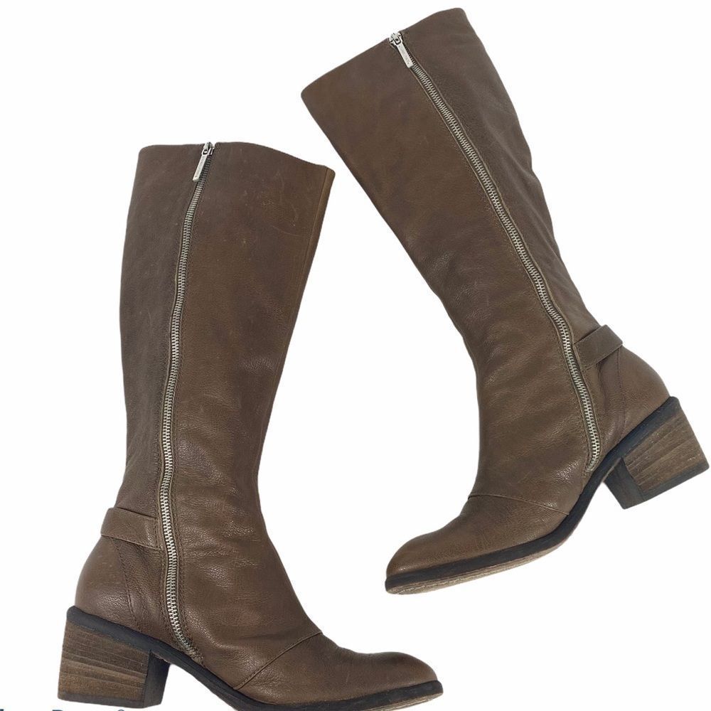 Donald J Pliner Tall pebbled leather 'Dalee' Boot - Picture 2 of 16